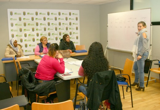 Ordes acolle un novo curso de alfabetización básica para mulleres estranxeiras